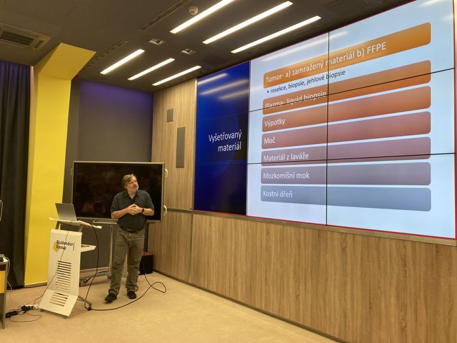 Zorganizovali sme odborný seminár na tému spracovania a analýzy dát NGS