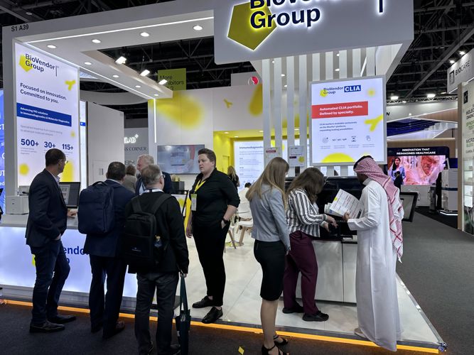 Meeting před stánkem BioVendor Group